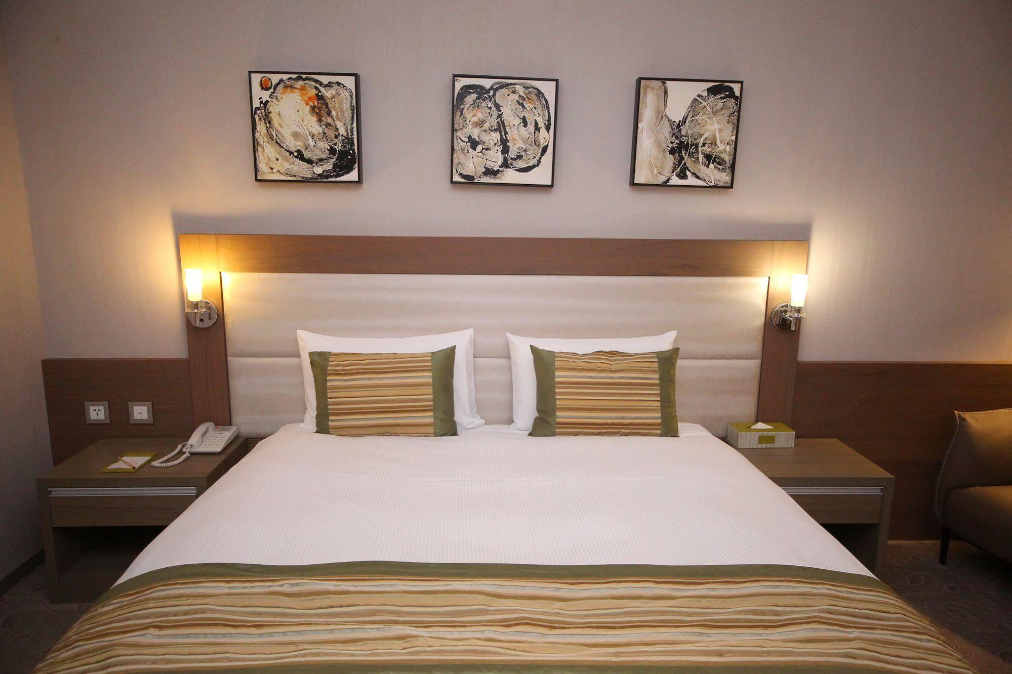 Grace Hotel Zhonghe Zhonghe  Bagian luar foto